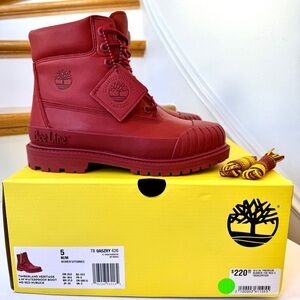NWT Timberland Heritage 6 Inch Waterproof Nubuck Red Beeline Boots , brand NEW
